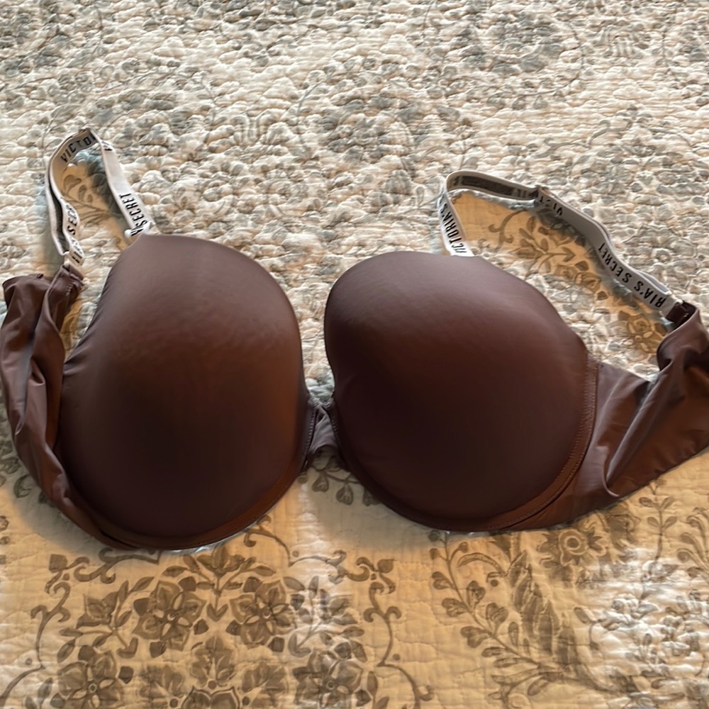 Victoria’s Secret plum bra 38DD